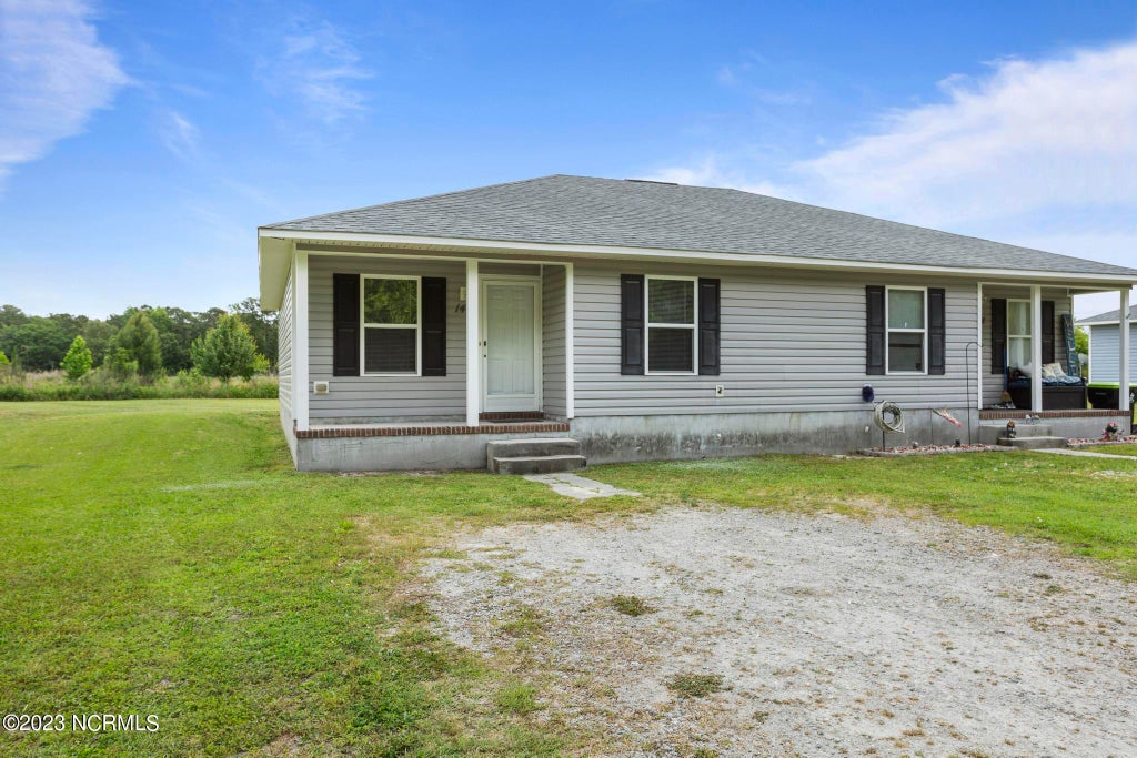 Photo of 132 Lainmark Drive, Hubert, NC 28539 (MLS # 100600926)