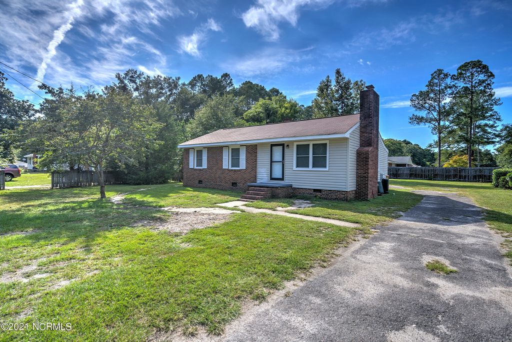Photo of 609 Deweese Avenue, Rockingham, NC 28379 (MLS # 100558233)