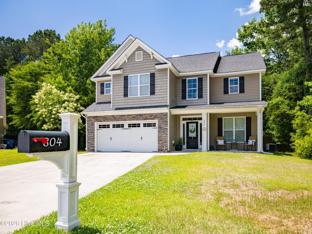 Photo of 804 Little Cardinal Court, Jacksonville, NC 28540 (MLS # 100575934)