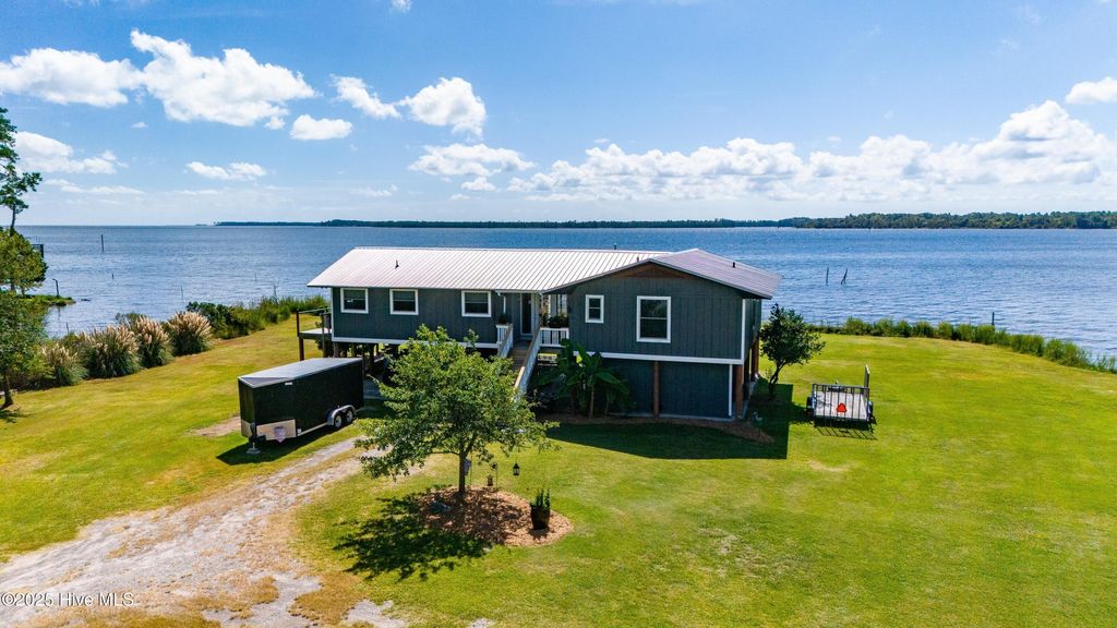 Photo of 200 Lake Vue Drive, Aurora, NC 27806 (MLS # 100529317)