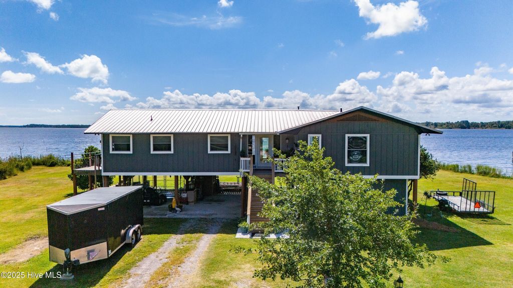 Photo of 200 Lake Vue Drive, Aurora, NC 27806 (MLS # 100529317)