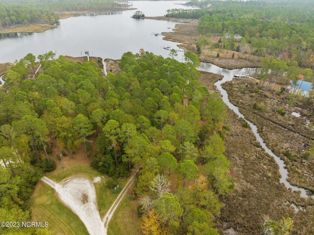 Photo of 11 Starboard Court, Aurora, NC 27806 (MLS # 100414372)