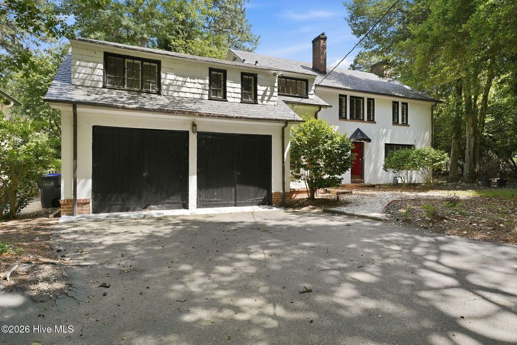 Photo of 145 Highland Road, Southern Pines, NC 28387 (MLS # 100582154)