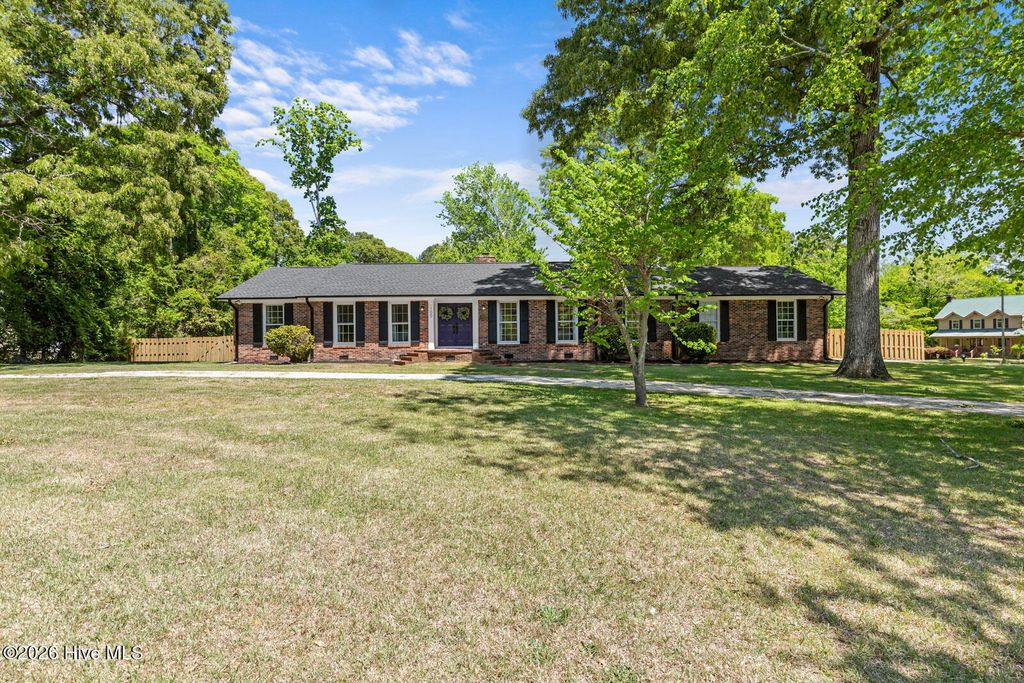 Photo of 100 Deerfield Road, Jacksonville, NC 28540 (MLS # 100569871)