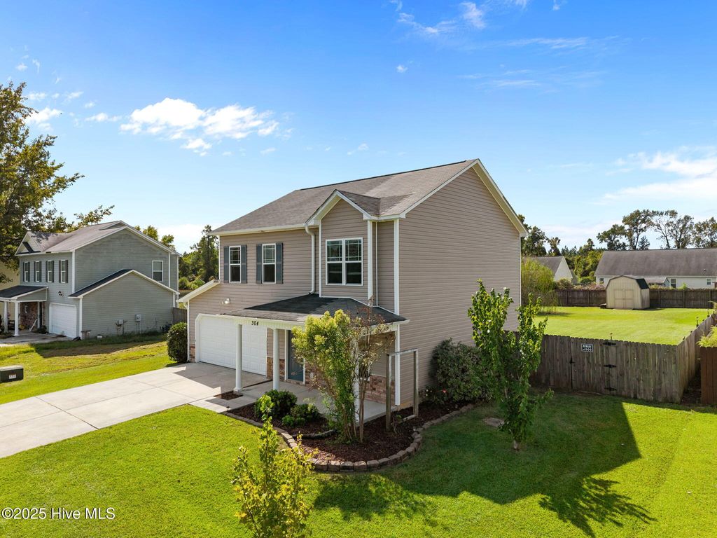 Photo of 304 Cabinwood Court, Richlands, NC 28574 (MLS # 100534899)