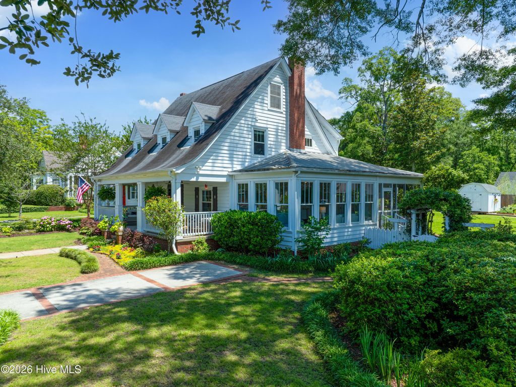 Photo of 2306 Chestnut Street, Wilmington, NC 28405 (MLS # 100563357)