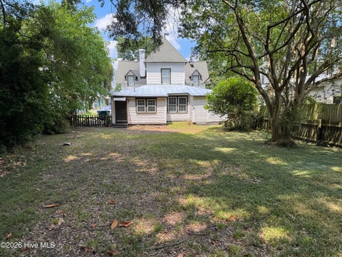 Tiny photo for 421 E 2nd Street, Washington, NC 27889 (MLS # 100582487)