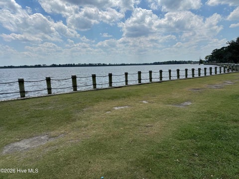 Tiny photo for 421 E 2nd Street, Washington, NC 27889 (MLS # 100582487)