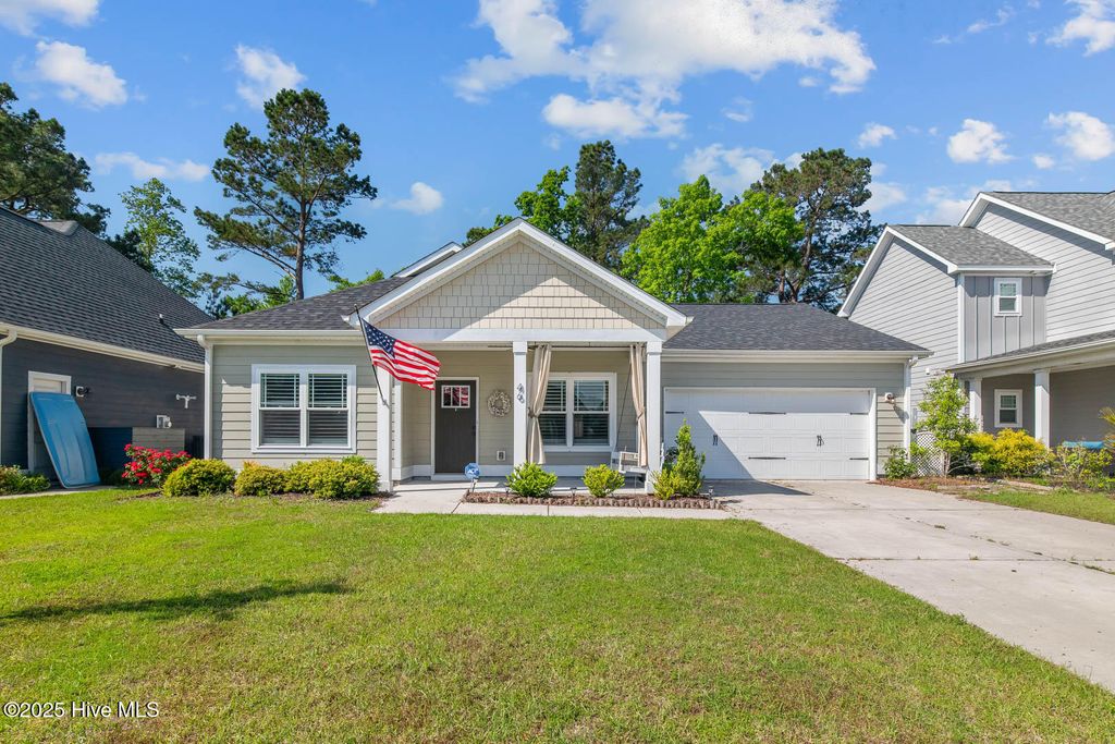 Photo of 46 E Cloverfield Lane, Hampstead, NC 28443 (MLS # 100549772)