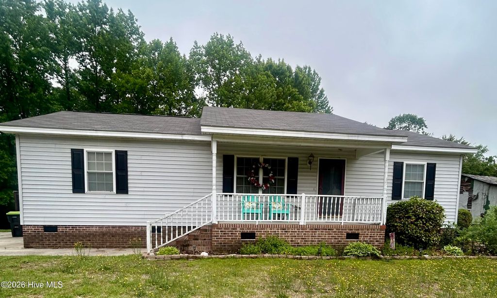 Photo of 104 Chelsea Drive, Snow Hill, NC 28580 (MLS # 100577413)