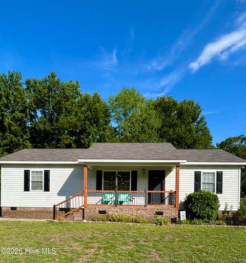 Homes For Sale - 104 Chelsea Drive<br/> Snow Hill, NC 28580