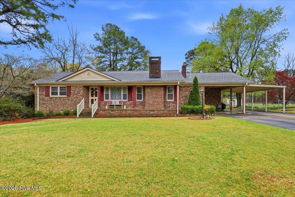 Photo of 5410 Lakehaven Court, Wilson, NC 27896 (MLS # 100561059)