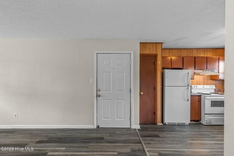 Tiny photo for 107 Ravenwood Drive, Jacksonville, NC 28546 (MLS # 100550796)