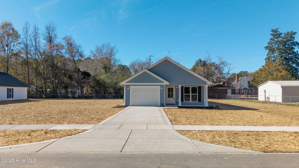 Photo of 302 S West Street, Roseboro, NC 28382 (MLS # 100545711)