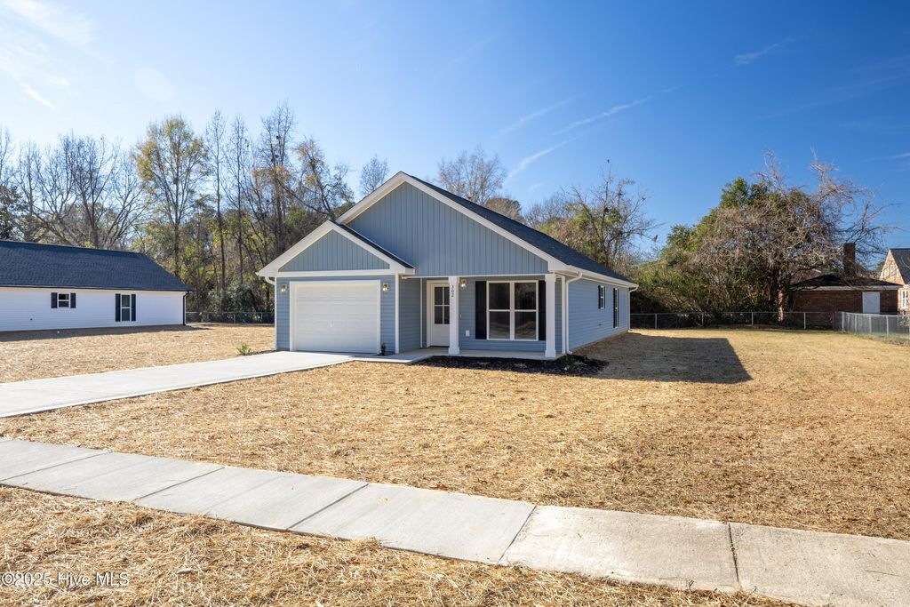 Photo of 302 S West Street, Roseboro, NC 28382 (MLS # 100545711)