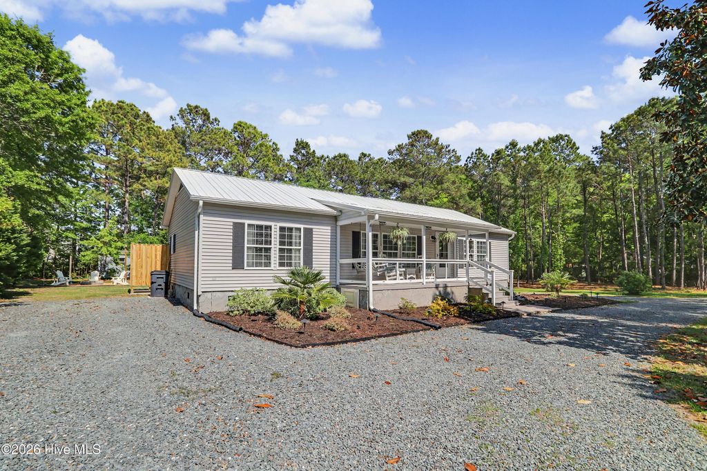 Photo of 503 Groves Point Drive, Hampstead, NC 28443 (MLS # 100570246)