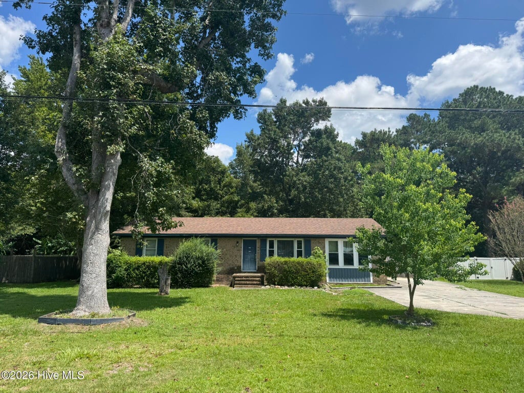 Photo of 1406 Onslow Pines Road, Jacksonville, NC 28540 (MLS # 100597575)