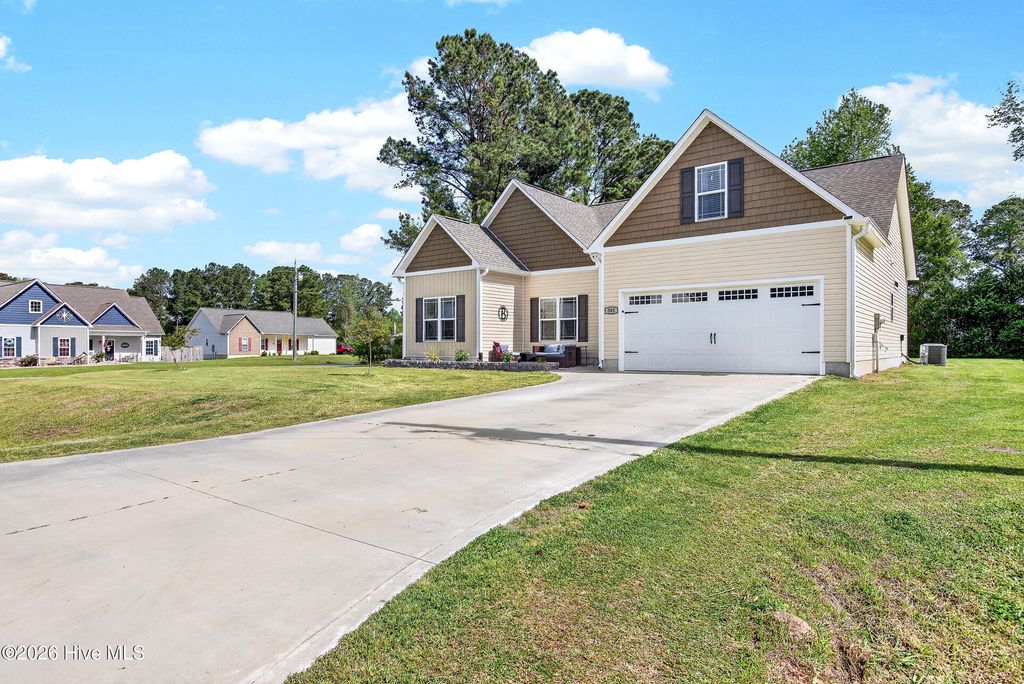 Photo of 301 Buckeye Court S, Jacksonville, NC 28540 (MLS # 100566078)