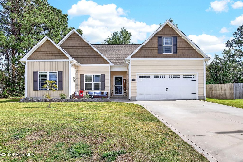 Photo of 301 Buckeye Court S, Jacksonville, NC 28540 (MLS # 100566078)