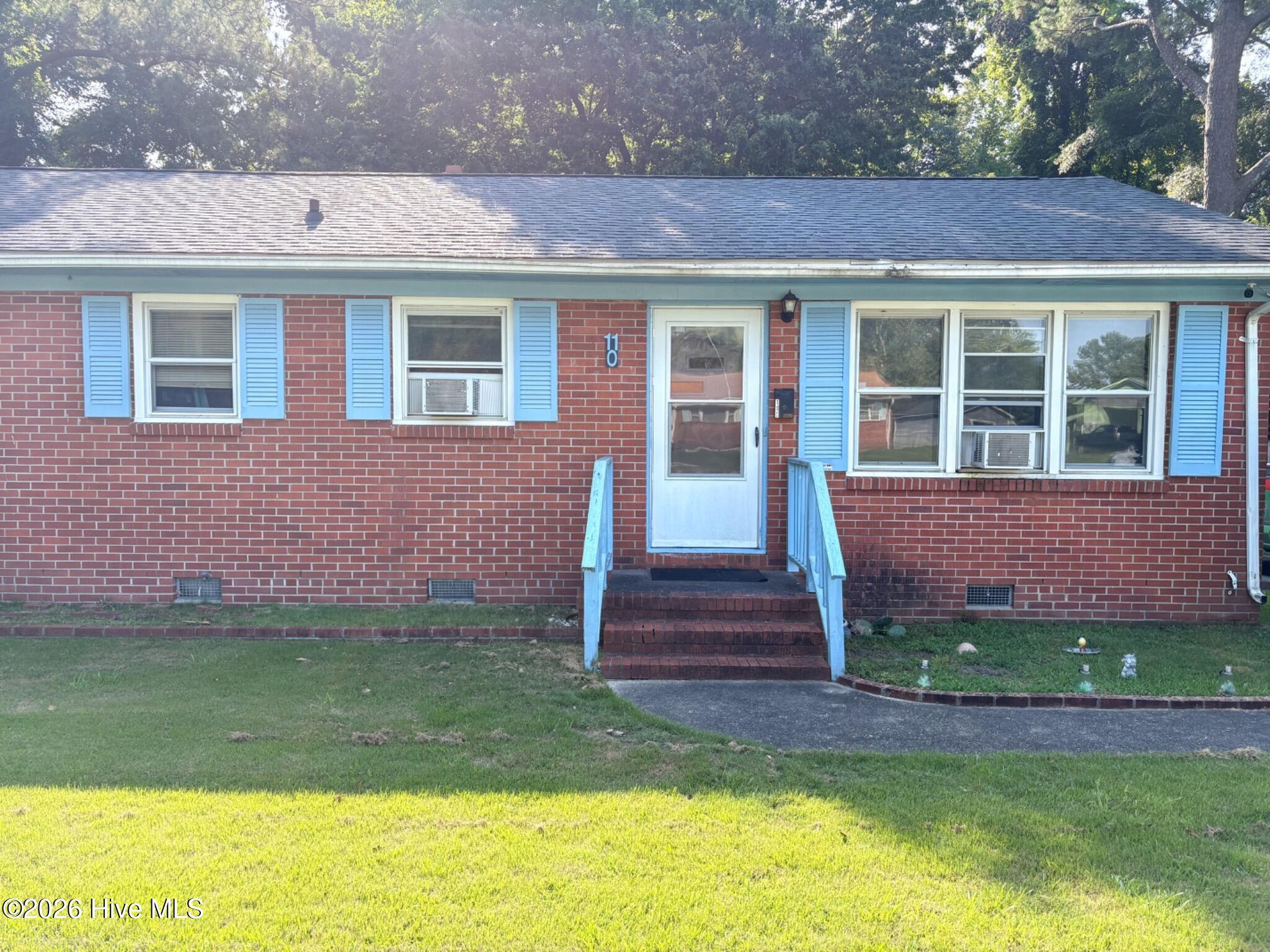 110 Long Acres Drive