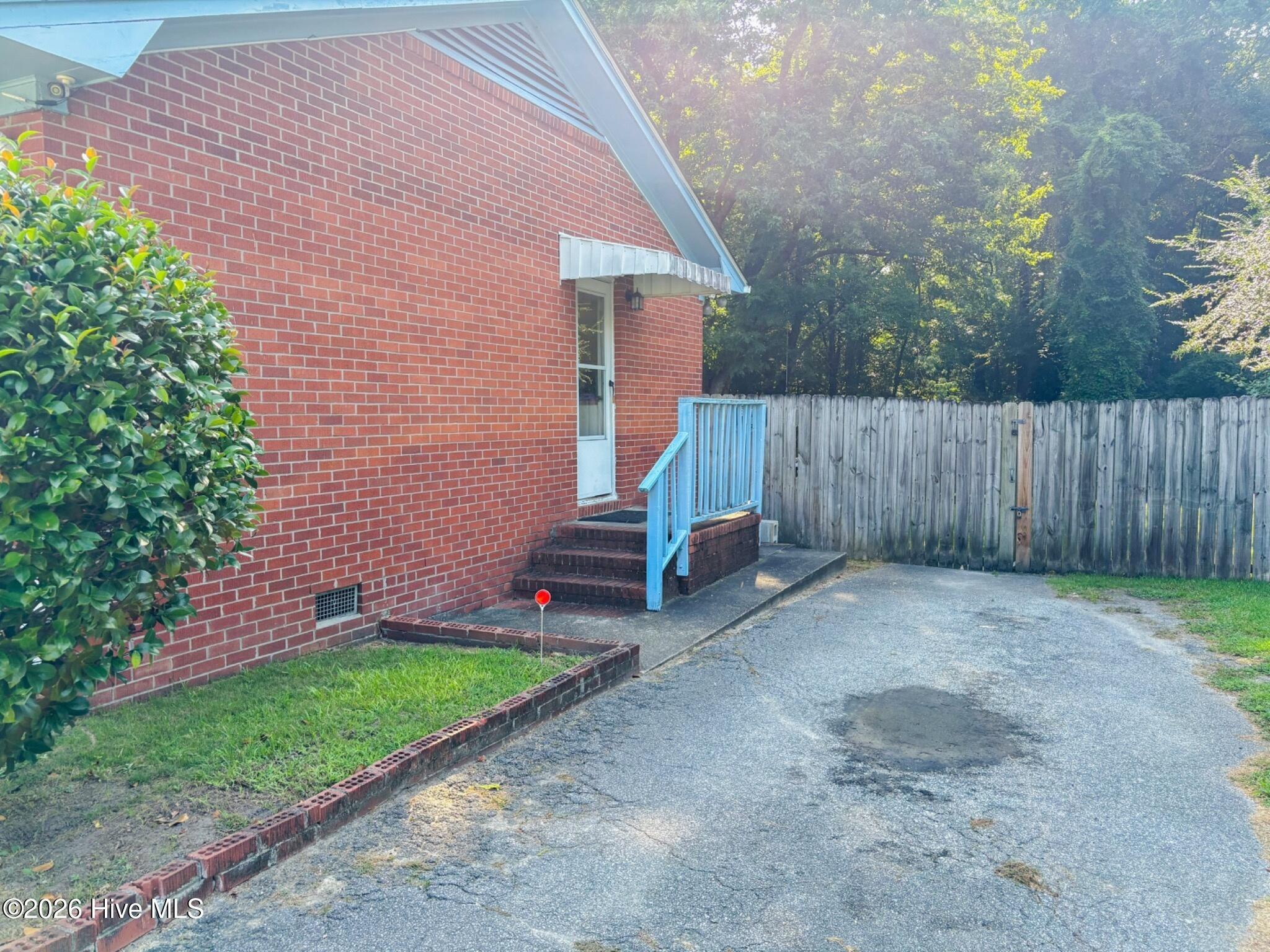 110 Long Acres Drive