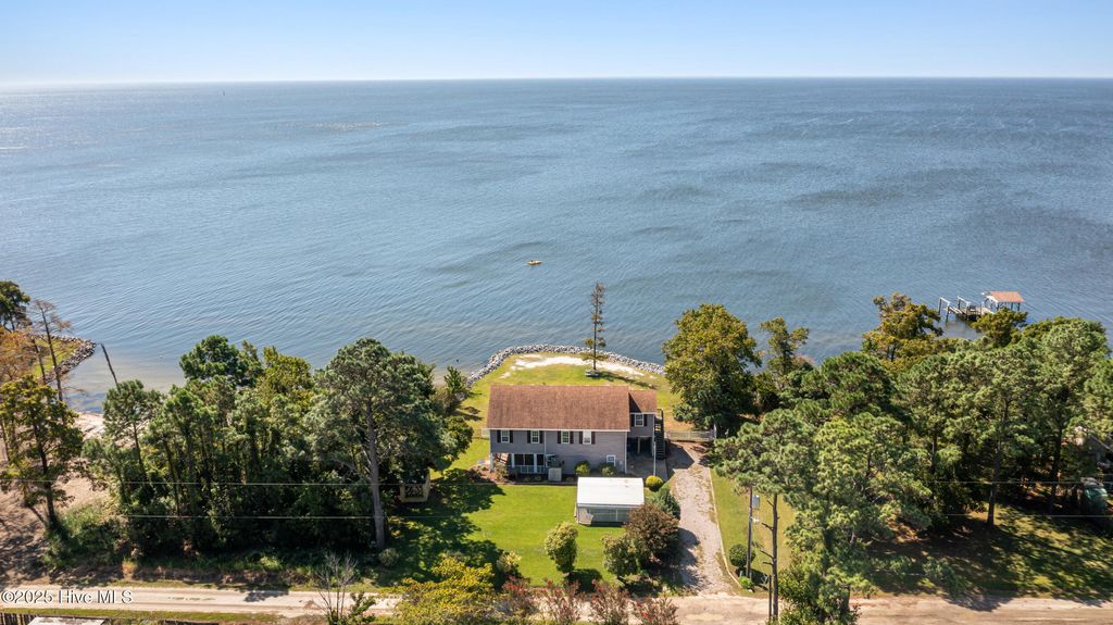 Photo of 132 Edgewater Drive, Shiloh, NC 27974 (MLS # 100530891)