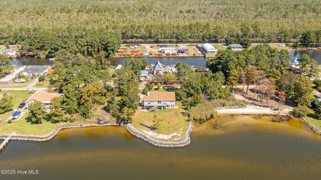 Photo of 132 Edgewater Drive, Shiloh, NC 27974 (MLS # 100530891)