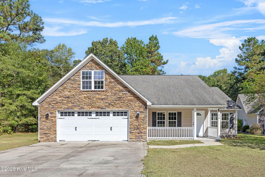 Photo of 278 Blue Creek Farms Drive, Jacksonville, NC 28540 (MLS # 100533405)