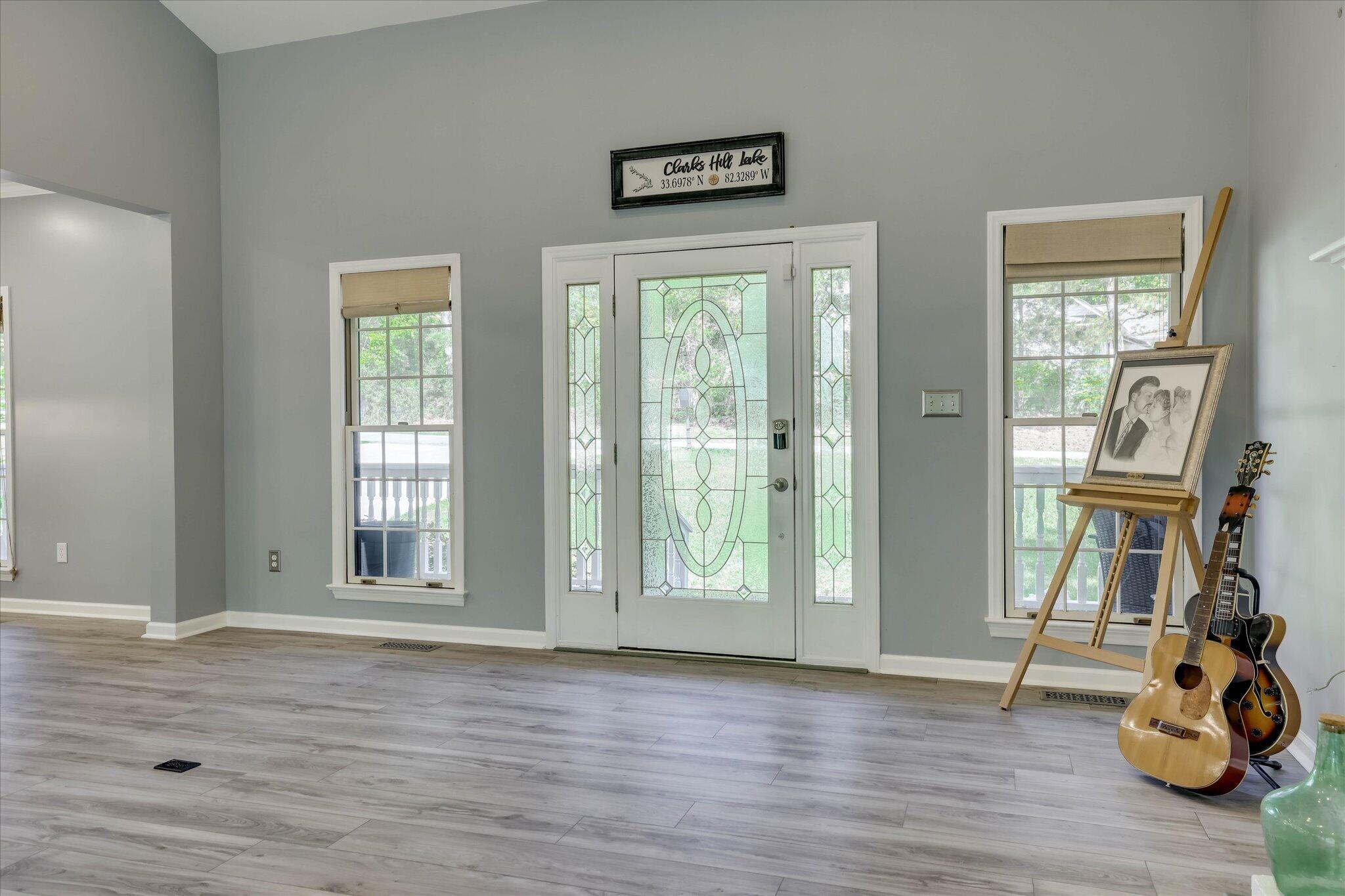 305 Kingfisher Point