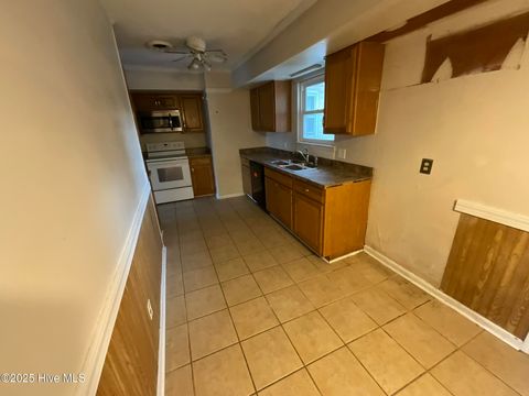 Tiny photo for 130 Tanglewood Drive, Jacksonville, NC 28540 (MLS # 100546587)