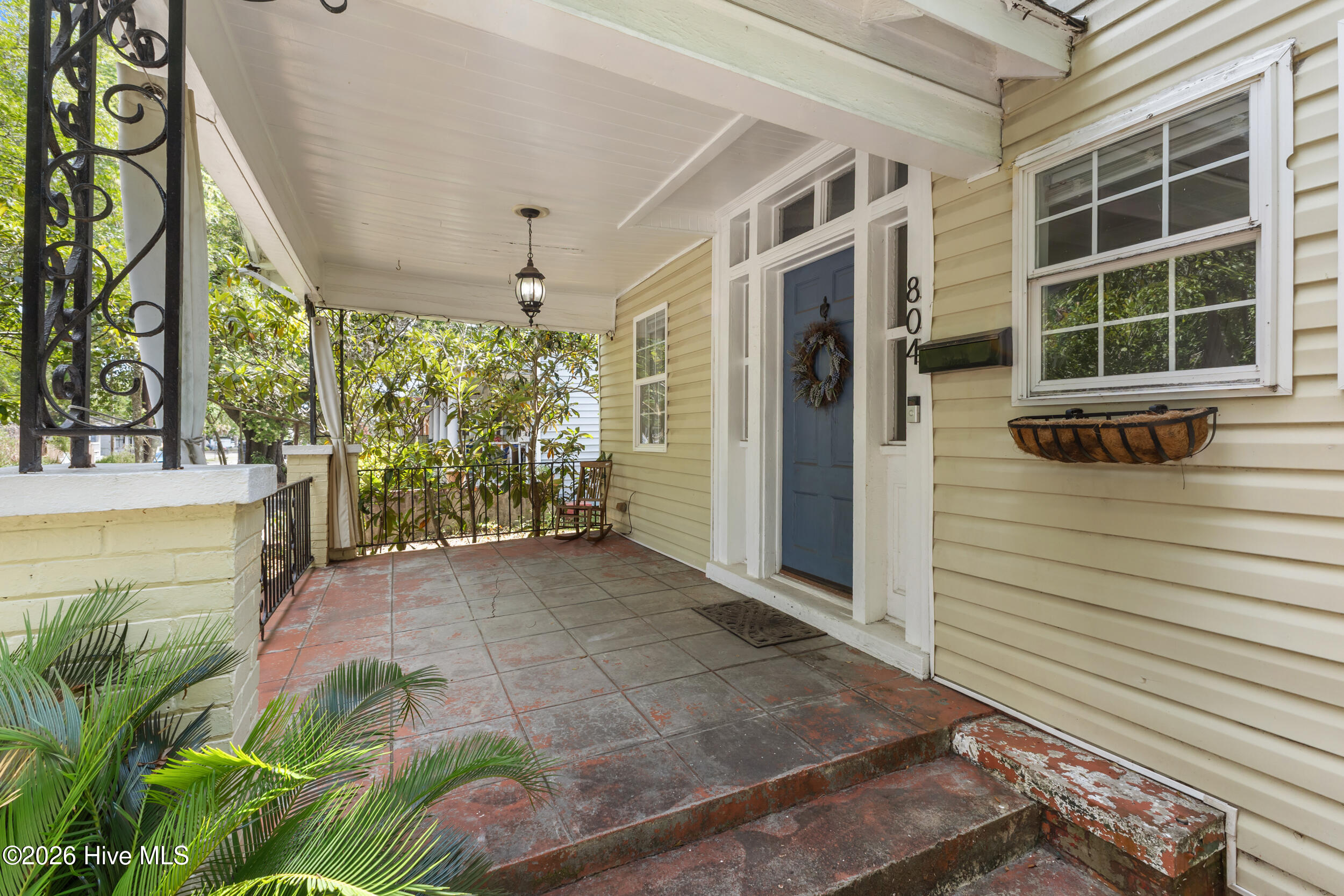 804 S 6th Street