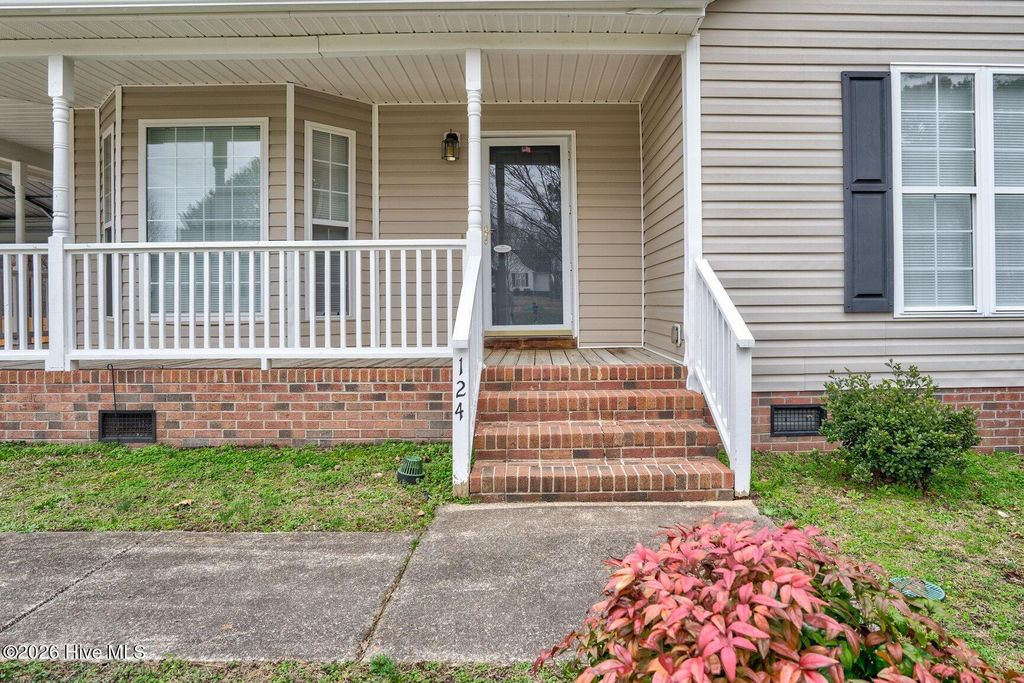 Photo of 124 Watson Circle, Clayton, NC 27527 (MLS # 100558296)