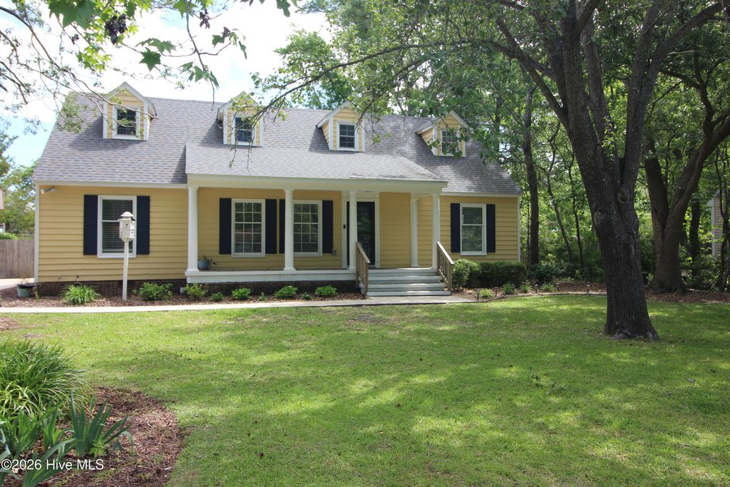 Photo of 105 Taylor Lane, Morehead City, NC 28557 (MLS # 100573487)
