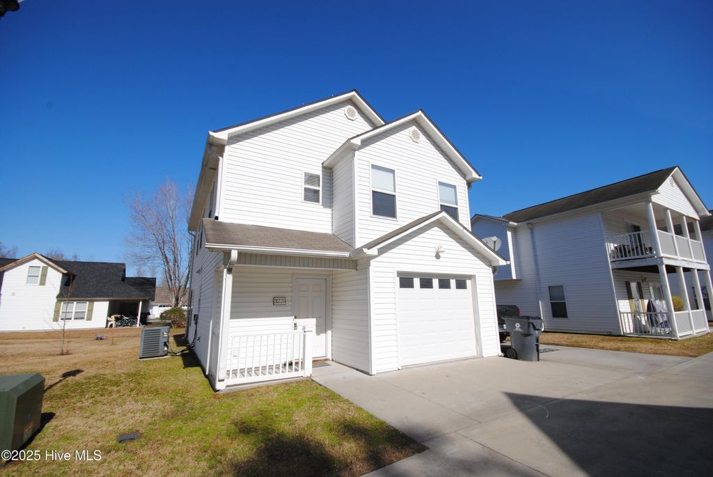 Photo of 3225 Belmont Circle, Wilmington, NC 28405 (MLS # 100580219)