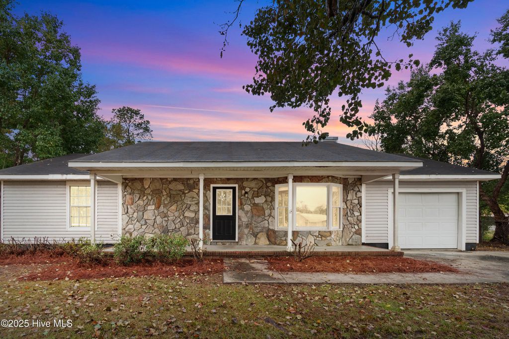 Photo of 608 Wolverine Place, Jacksonville, NC 28546 (MLS # 100539180)