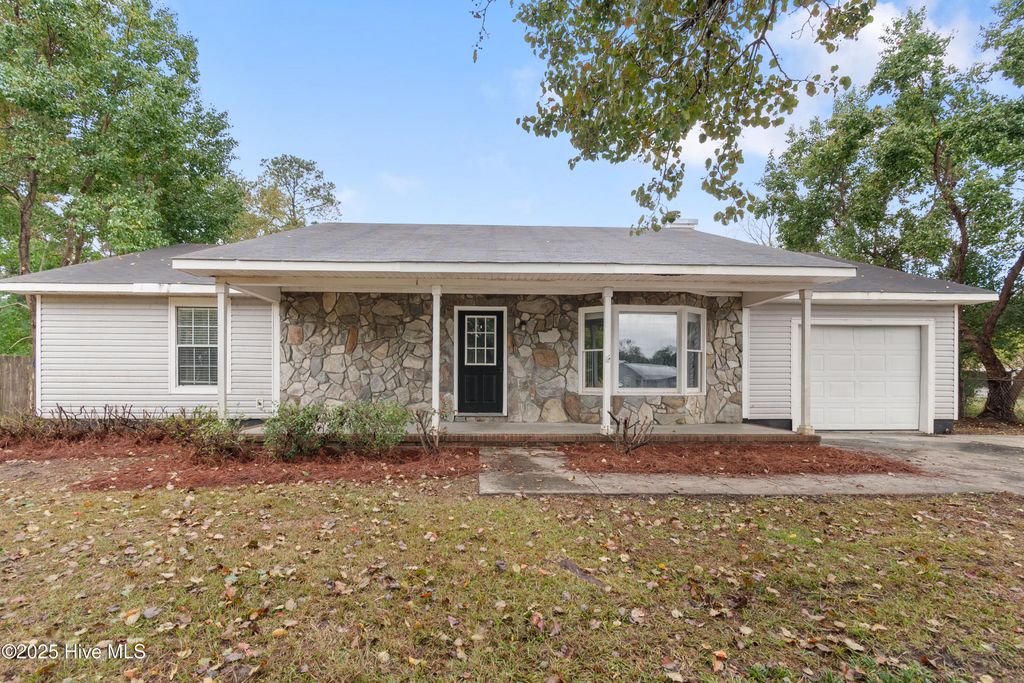 Photo of 608 Wolverine Place, Jacksonville, NC 28546 (MLS # 100539180)