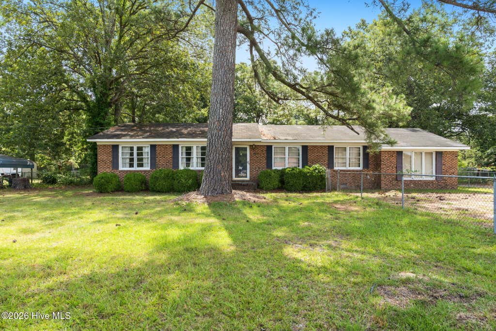 Photo of 402 5th Street, Bladenboro, NC 28320 (MLS # 100591499)
