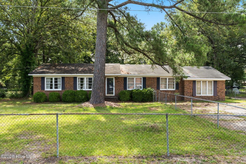 Photo of 402 5th Street, Bladenboro, NC 28320 (MLS # 100591499)