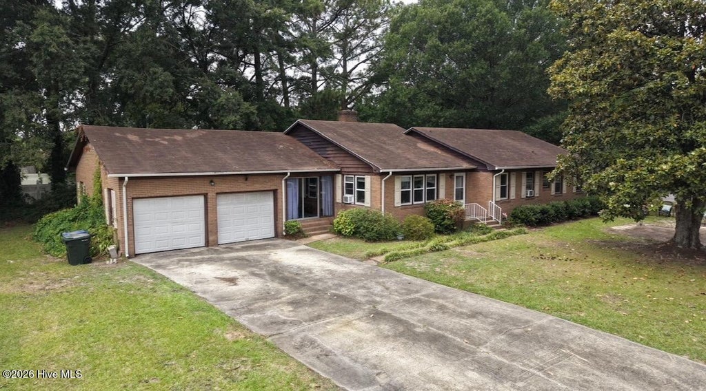 Photo of 112 Alexander Circle, Greenville, NC 27858 (MLS # 100588622)