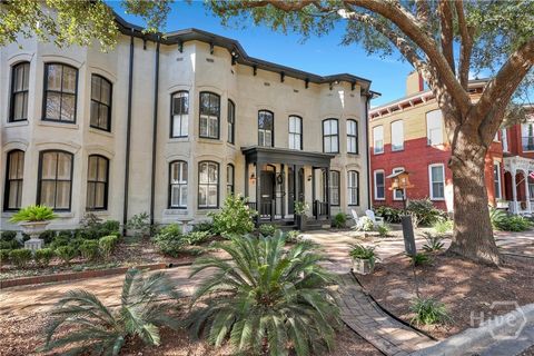Townhouse For Sale - 621 Tattnall Street<br/> Chatham County, Savannah, GA 31401