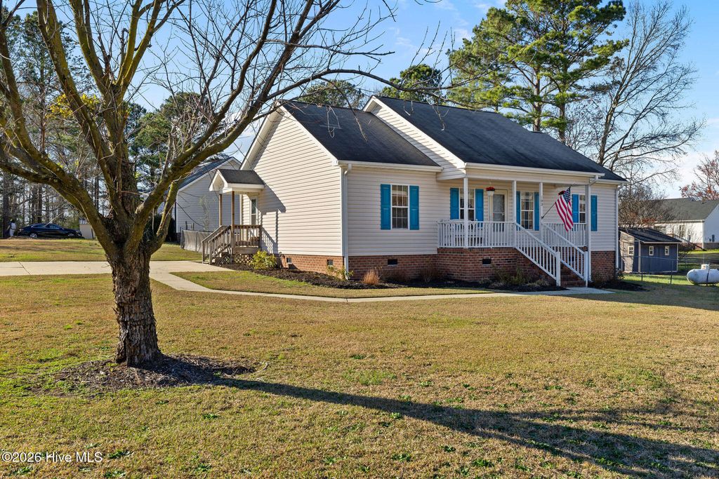 Photo of 103 Mill Bluff Place, Pikeville, NC 27863 (MLS # 100559691)