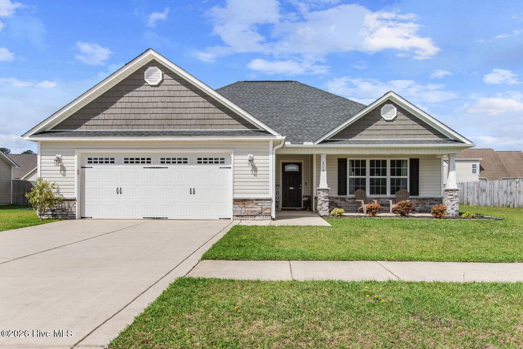 Photo of 318 Aquamarine Circle, Jacksonville, NC 28546 (MLS # 100570281)