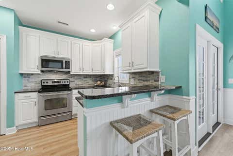 Tiny photo for 215 Summer Winds Place, Surf City, NC 28445 (MLS # 100579553)