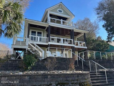 137 Beechwood Drive Pine Knoll Shores NC 28512