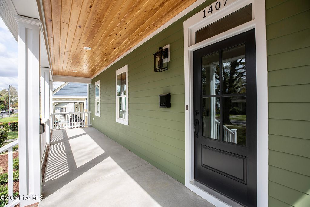 Photo of 1407 Chestnut Street, Wilmington, NC 28401 (MLS # 100562068)