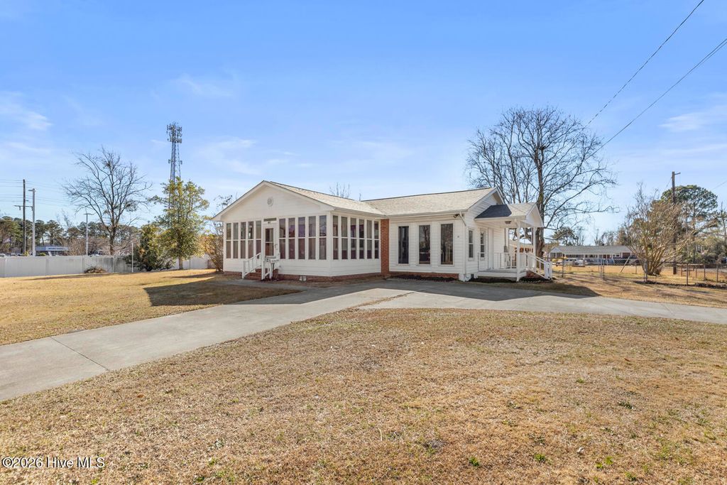 Photo of 61 Dixie Trail, Jacksonville, NC 28546 (MLS # 100560778)