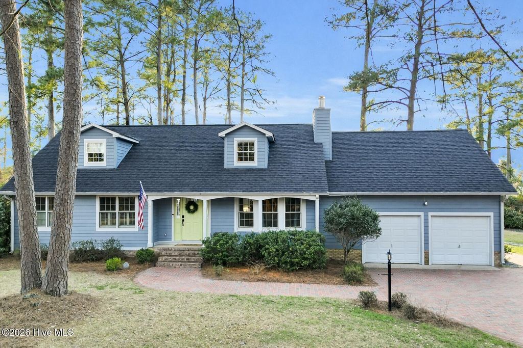 Photo of 800 Arcane Circle, New Bern, NC 28562 (MLS # 100560041)