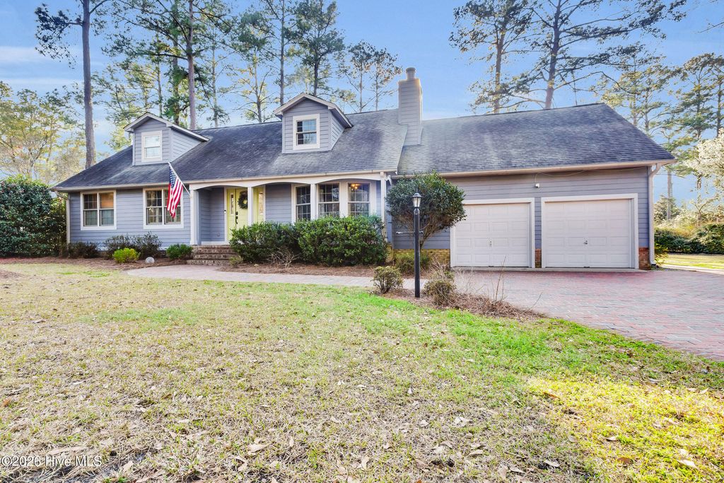 Photo of 800 Arcane Circle, New Bern, NC 28562 (MLS # 100560041)