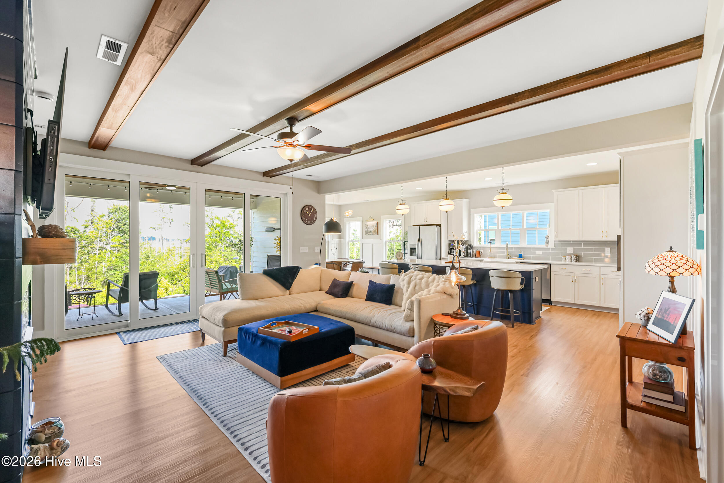 2548 Lakeside Circle
