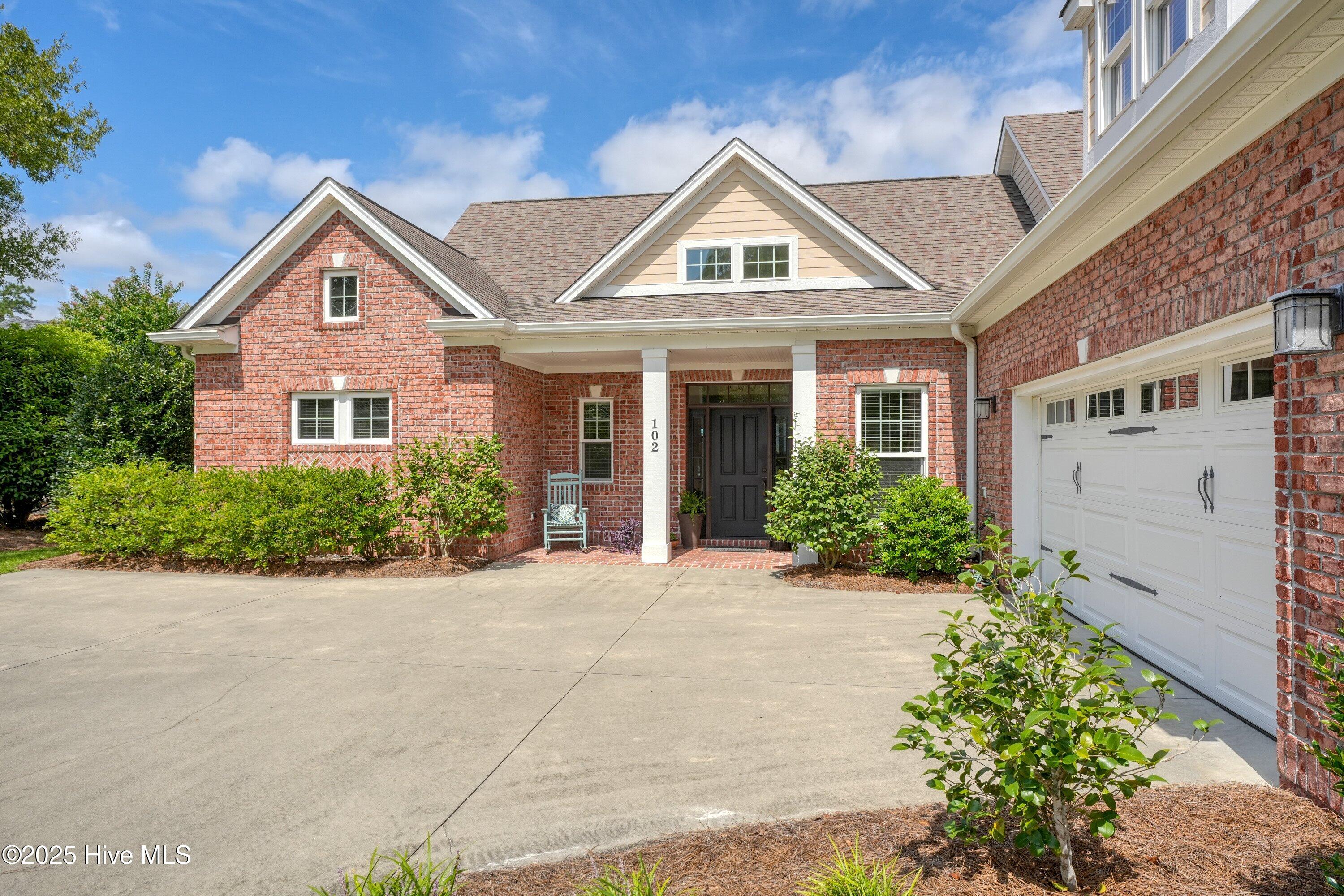 102 Reflection Court SW